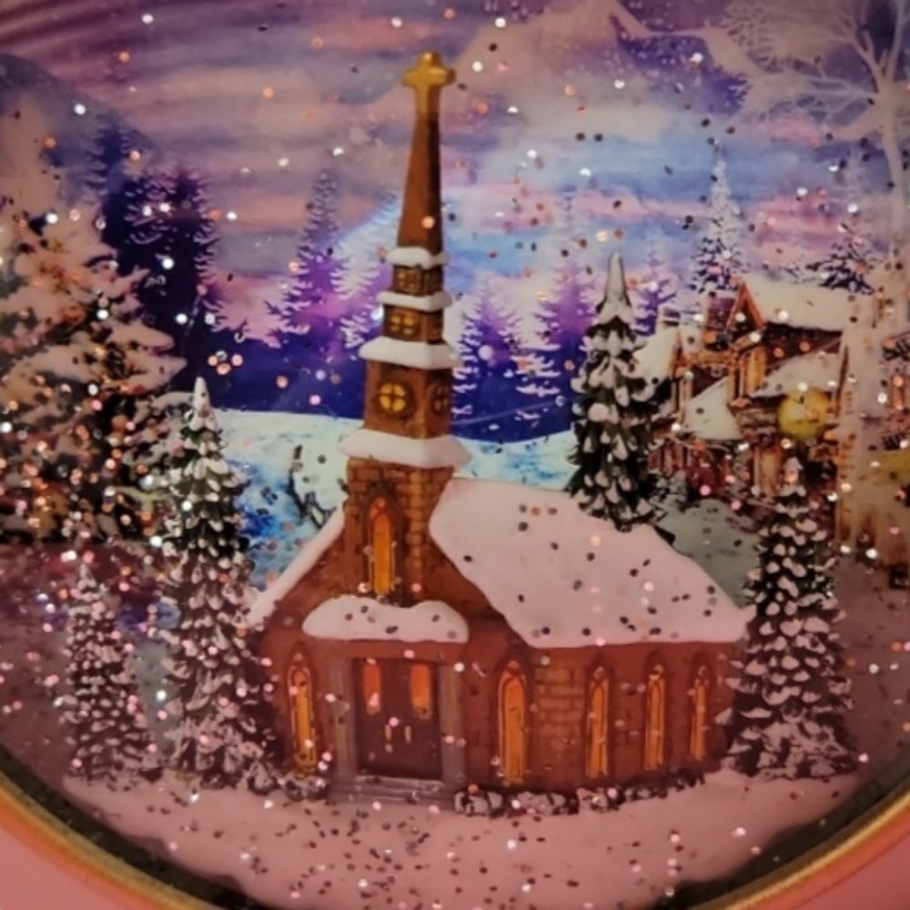 Large Decorative Snowglobe - Picture 2 of 5